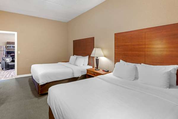 Suite - Comfort Inn & Suites Gananoque
