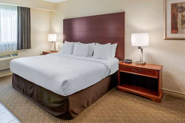 Suite - Comfort Inn & Suites Gananoque
