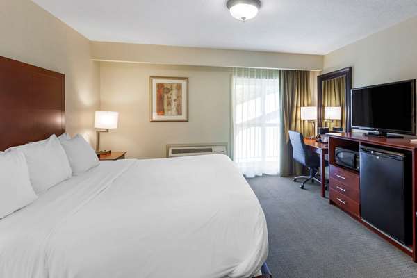 Suite - Comfort Inn & Suites Gananoque