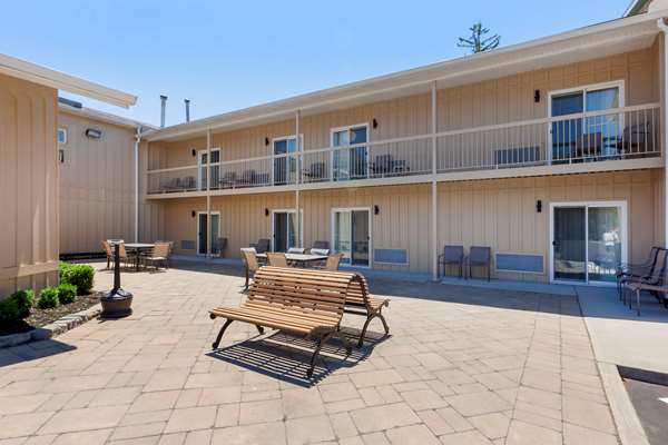 Exterior view - Comfort Inn & Suites Gananoque