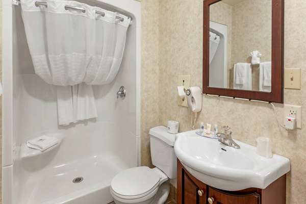 Suite - Comfort Inn & Suites Gananoque