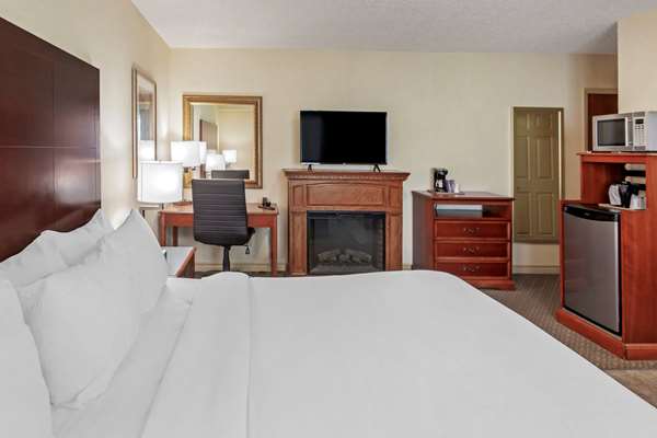 Suite - Comfort Inn & Suites Gananoque