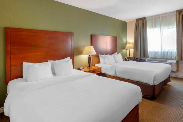 Suite - Comfort Inn & Suites Gananoque