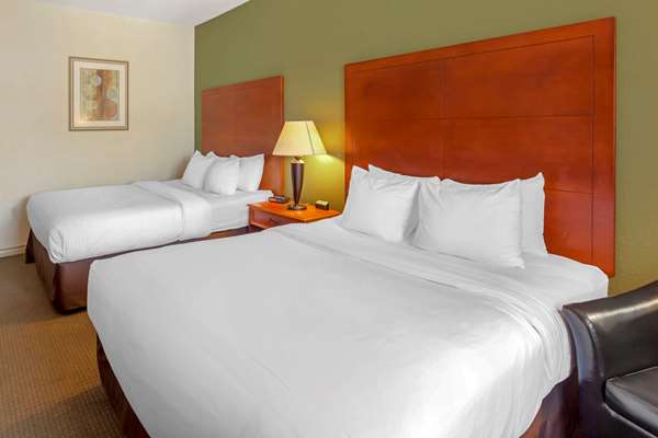 Suite - Comfort Inn & Suites Gananoque