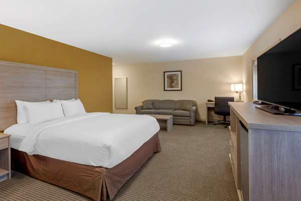 Suite - Comfort Inn & Suites Gananoque