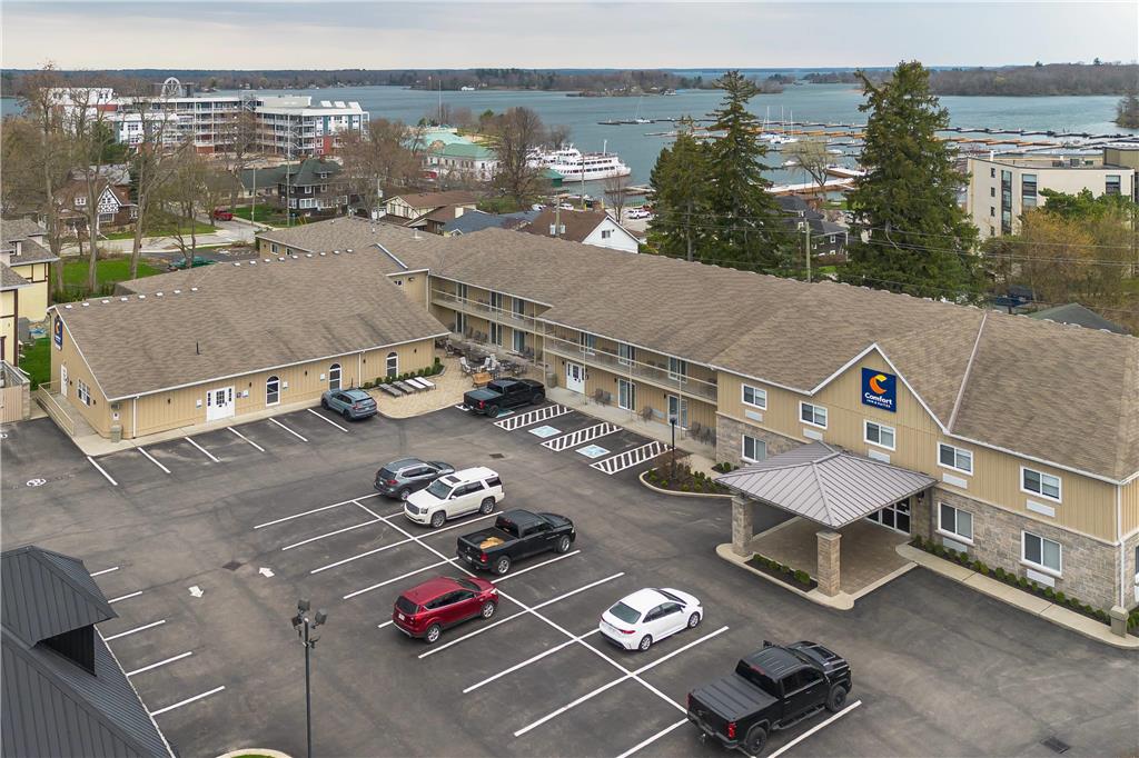 Comfort Inn & Suites Thousand Islands Ha