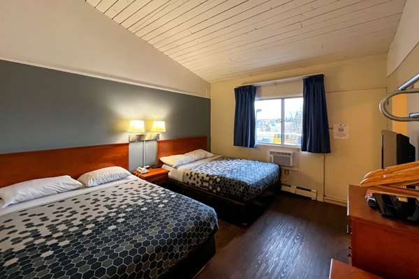  - Econo Lodge Village Calgary