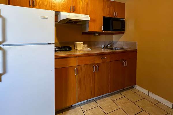  - Econo Lodge Village Calgary