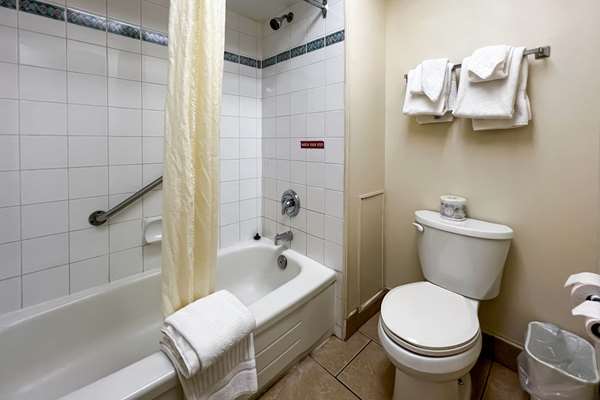  - Econo Lodge Village Calgary