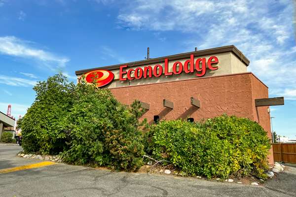 Exterior view - Econo Lodge Village Calgary