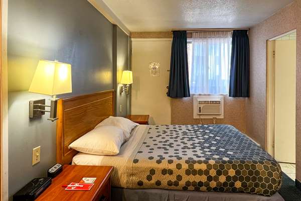  - Econo Lodge Village Calgary