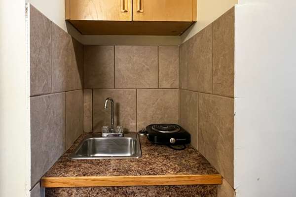  - Econo Lodge Village Calgary