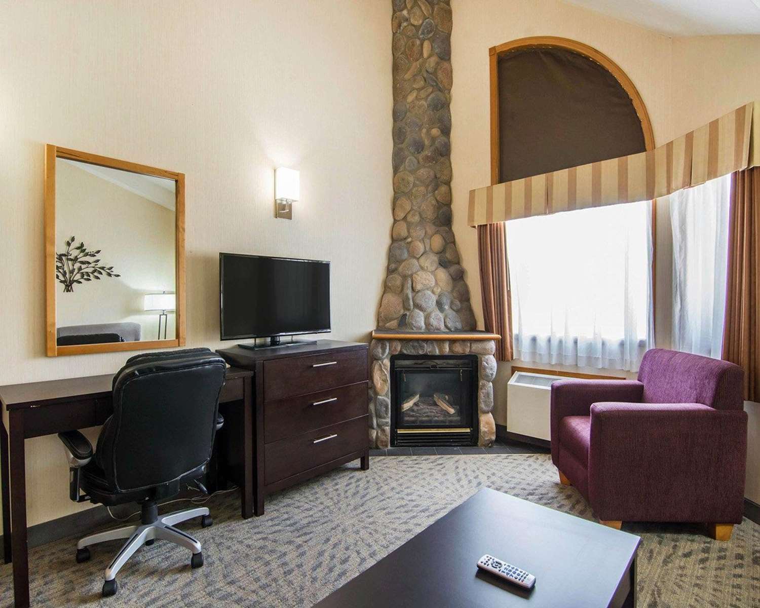Quality Resort Chateau Canmore, AB See Discounts