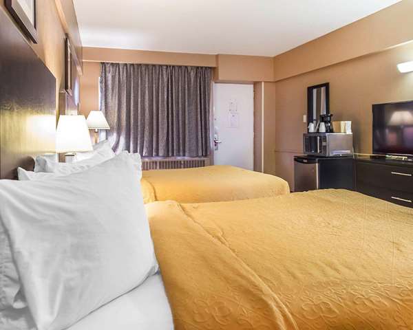  - Econo Lodge Downtown Ottawa