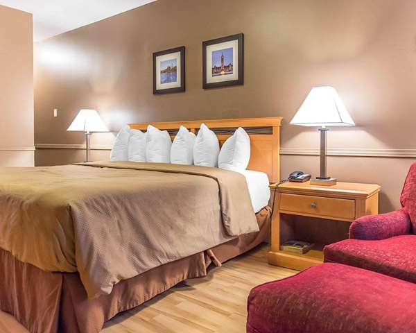  - Econo Lodge Downtown Ottawa