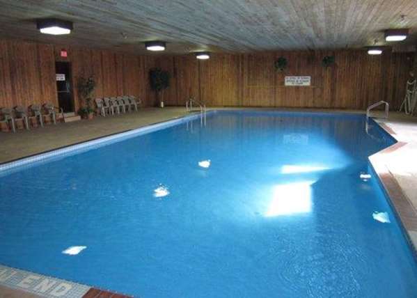 Pool - Quality Inn New Liskeard