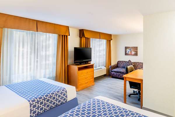  - Econo Lodge Inn & Suites University Calgary