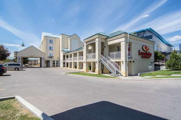 Exterior view - Econo Lodge Inn & Suites University Calgary