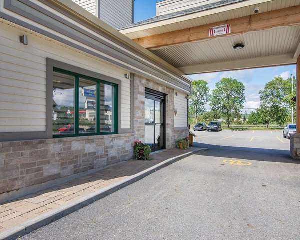 Exterior view - Comfort Inn Mont Laurier