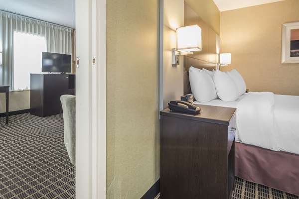  - Quality Inn & Suites Downtown Windsor
