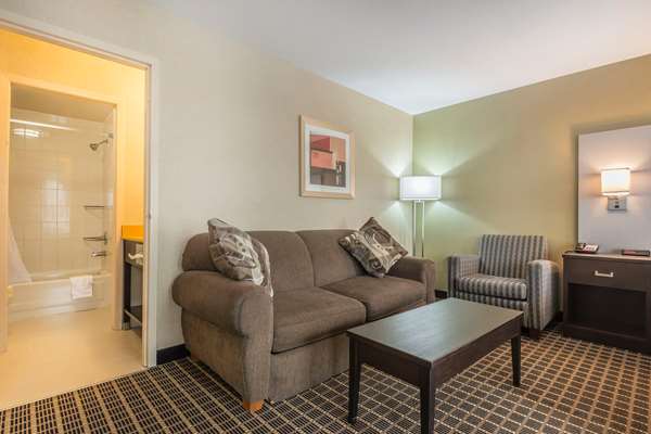  - Quality Inn & Suites Downtown Windsor