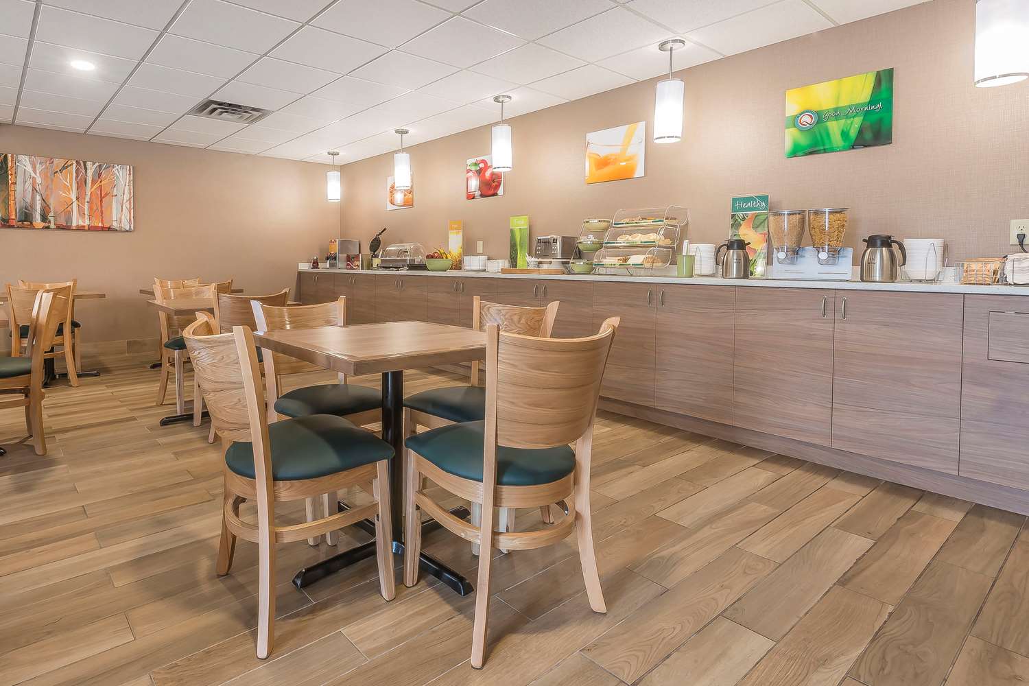 Quality Inn & Suites Downtown Windsor, ON See Discounts