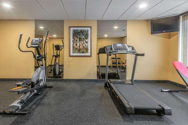 Fitness/ Exercise Room - Quality Inn & Suites Downtown Windsor