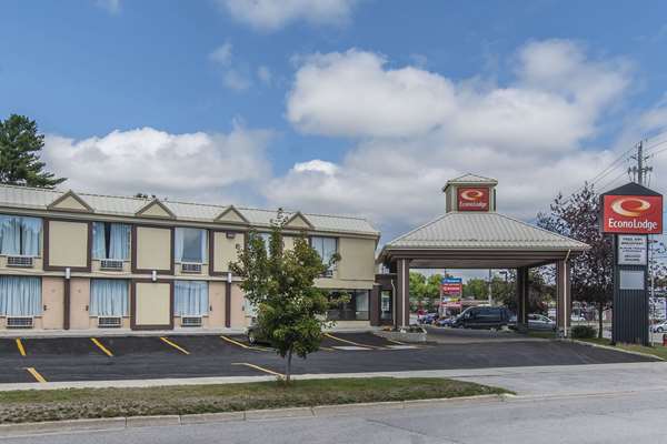 Exterior view - Econo Lodge Orillia