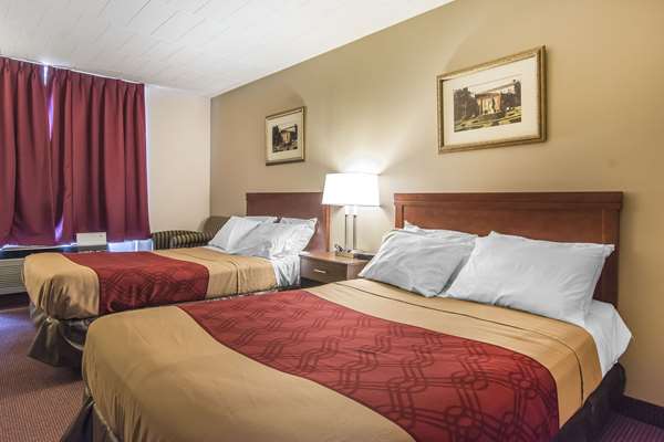  - Econo Lodge Orillia