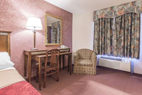  - Econo Lodge Orillia