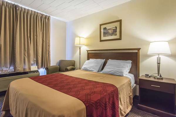  - Econo Lodge Orillia