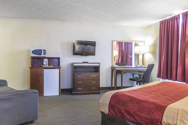  - Econo Lodge Orillia