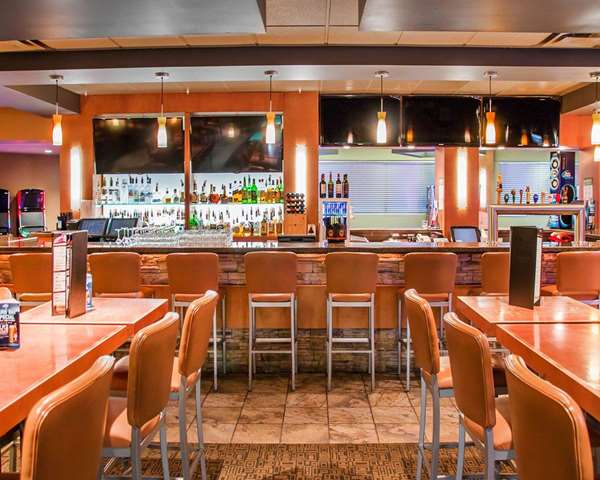 Bar - Quality Inn Winnipeg