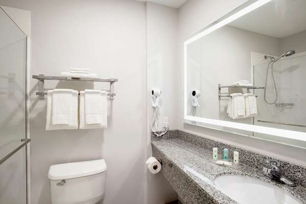  - Quality Inn Winnipeg