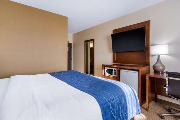  - Comfort Inn & Suites Medicine Hat