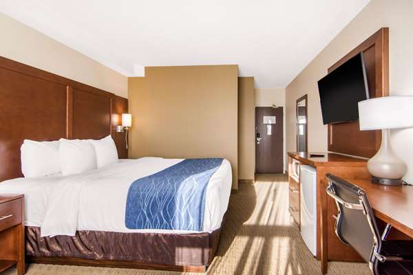  - Comfort Inn & Suites Medicine Hat