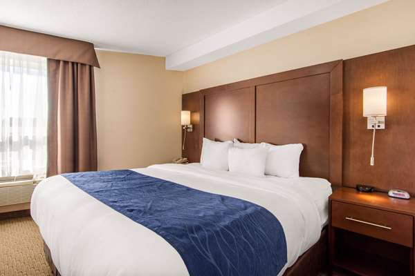 Suite - Comfort Inn & Suites Medicine Hat