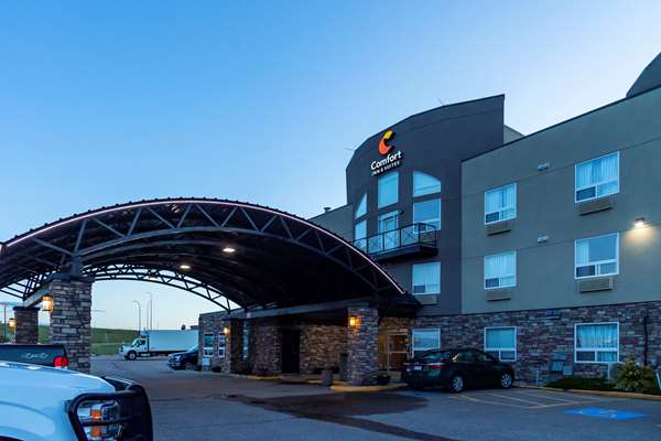 Exterior view - Comfort Inn & Suites Medicine Hat