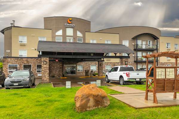 Exterior view - Comfort Inn & Suites Medicine Hat