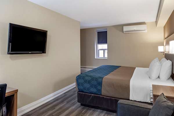 - Econo Lodge Inn & Suites Toronto