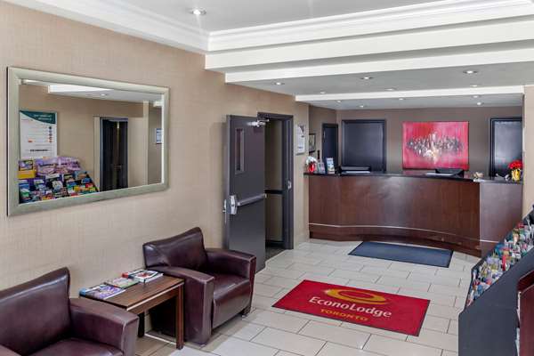  - Econo Lodge Inn & Suites Toronto