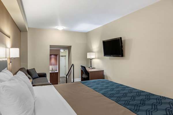  - Econo Lodge Inn & Suites Toronto