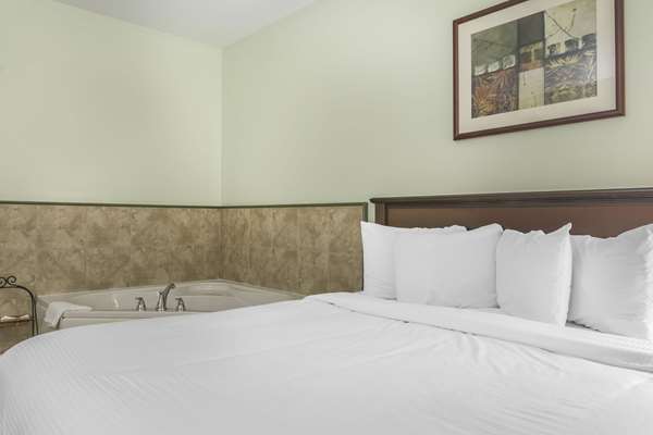  - Econo Lodge Huntsville