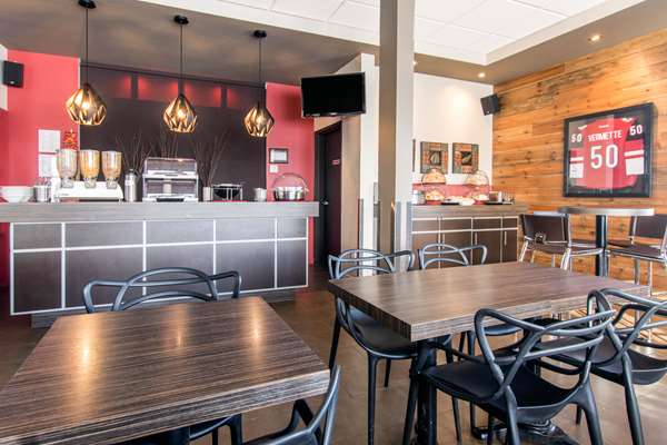 Amenities - Econo Lodge Inn St Apollinaire