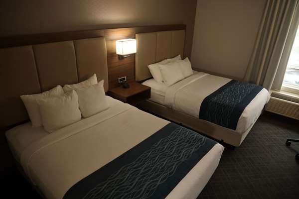  - Comfort Inn & Suites Ingersoll