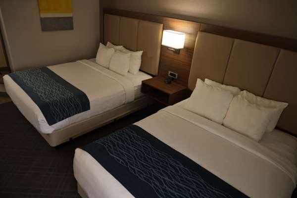  - Comfort Inn & Suites Ingersoll