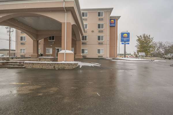 Exterior view - Comfort Inn & Suites Edson