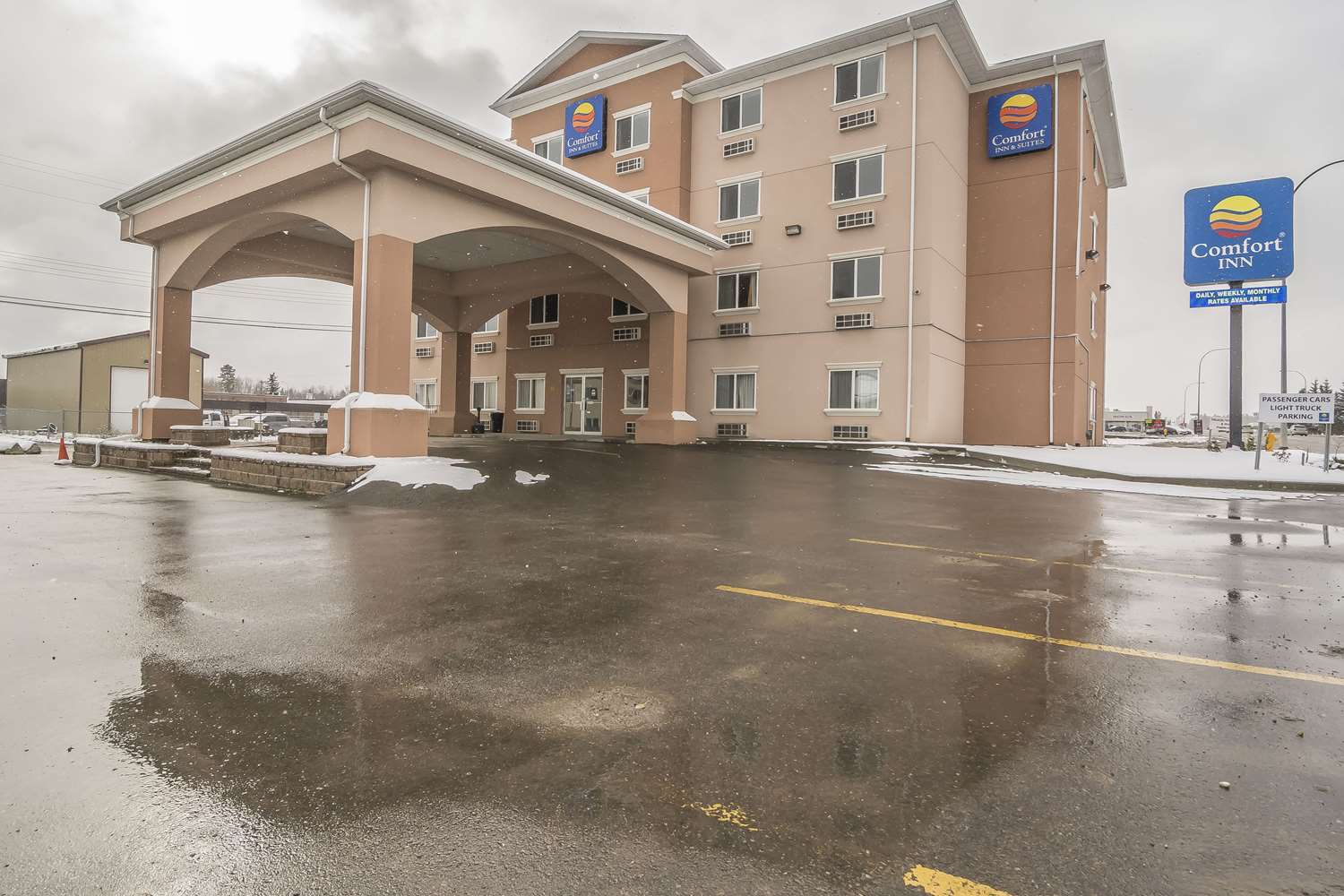 Comfort Inn & Suites Edson, AB See Discounts