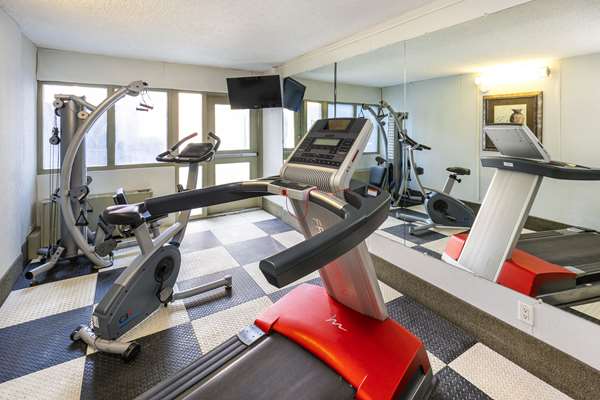 Fitness/ Exercise Room - Comfort Inn & Suites Edmonton