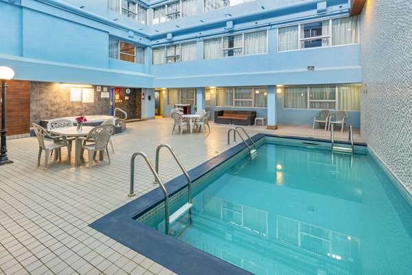 Pool - Comfort Inn & Suites Edmonton